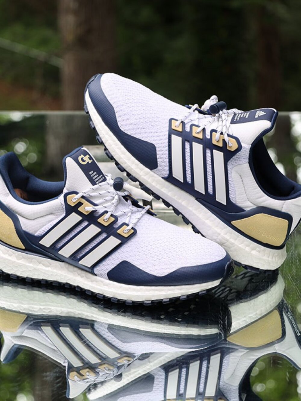 Adidas UltraBoost 1.0 Georgia Tech - Picture 7 of 14